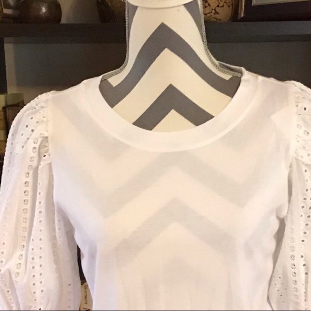 Loft XS NWT White Cotton Top With Eyelet Lace Short Sleeves